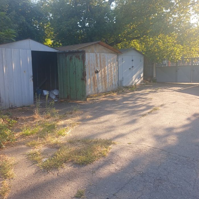 Продам металлический гараж в хорошем месте (район Иванова) Шевч район