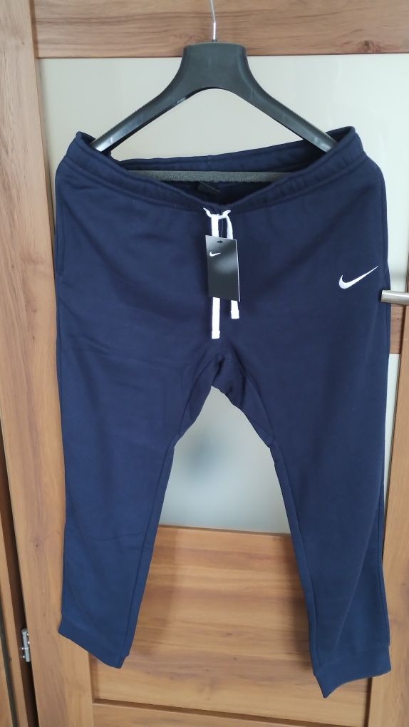 Spodnie męskie dresowe Nike Nowe