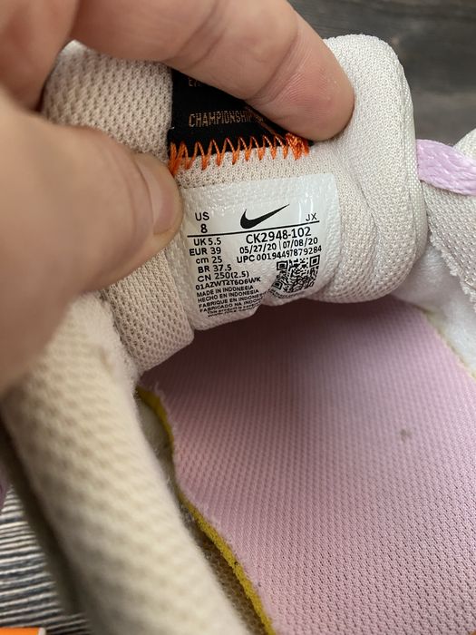 Кросівки Nike Venture Runner 39 р