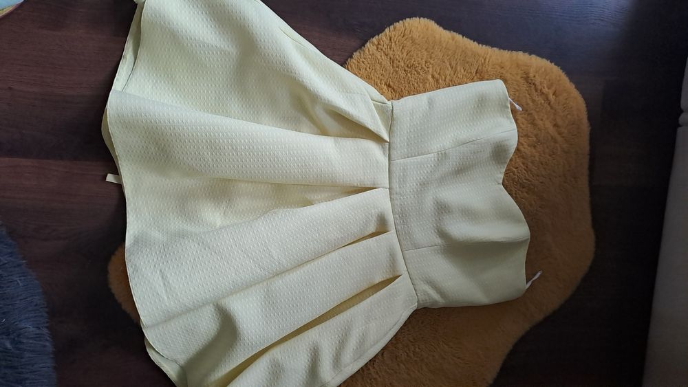 Sukienka kiecka beza 36 żółta sznurowana wesele