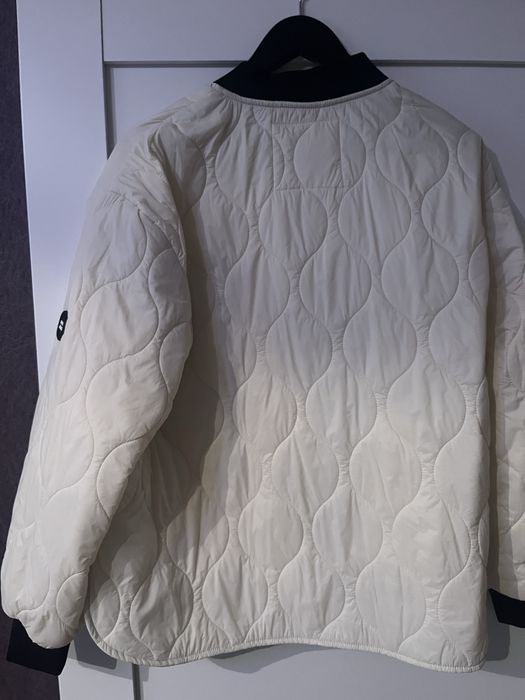 Бомбер жіночий легкий