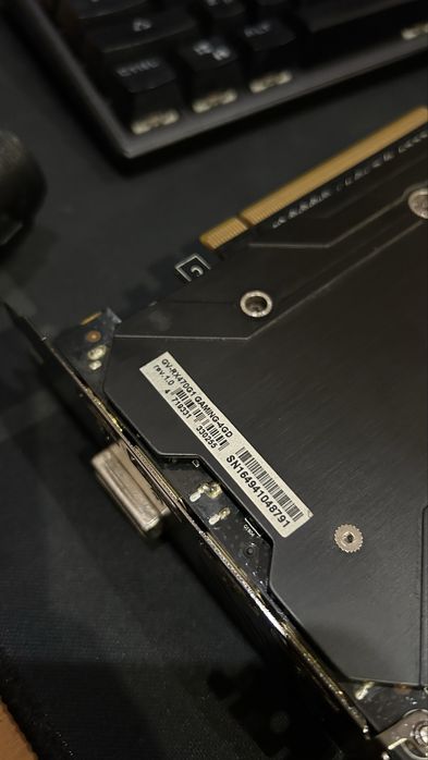Продам видеокарту RX470 4gb gygabaty