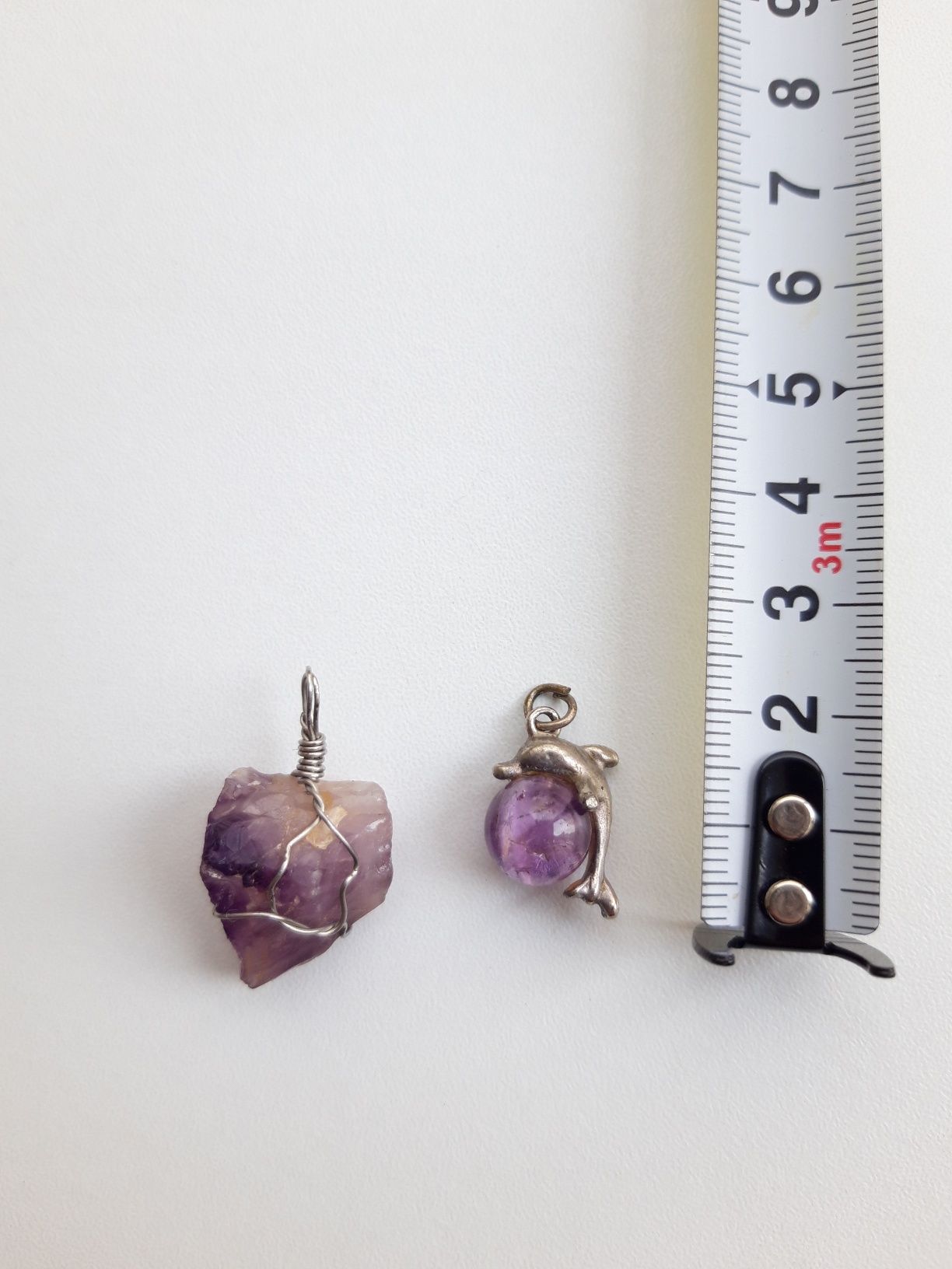 2 pendentes de ametista (roxos) para colar: golfinho + pedra