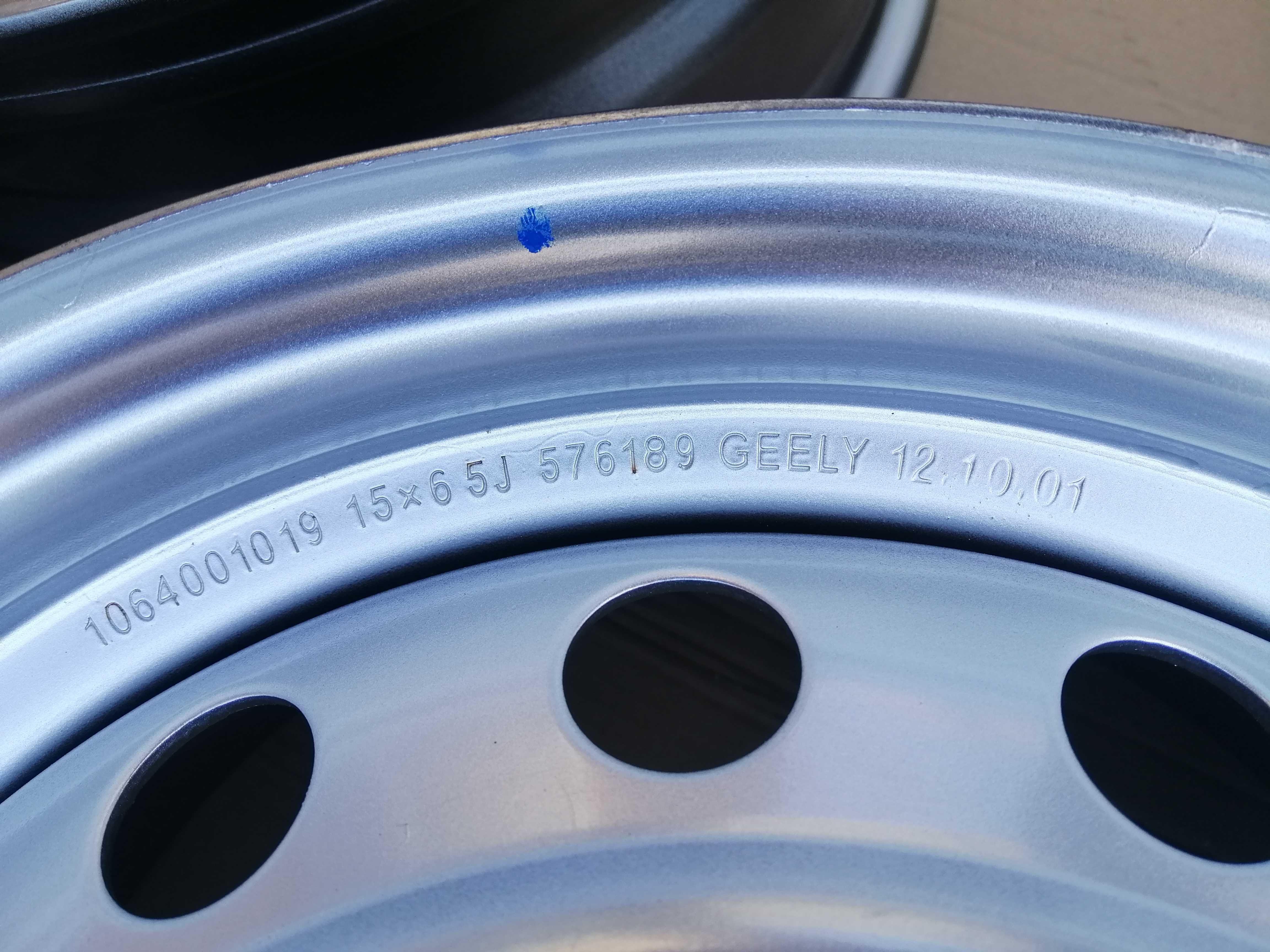 Диски R 15 Geely Emgrand 3 шт. новые сняты с запасок