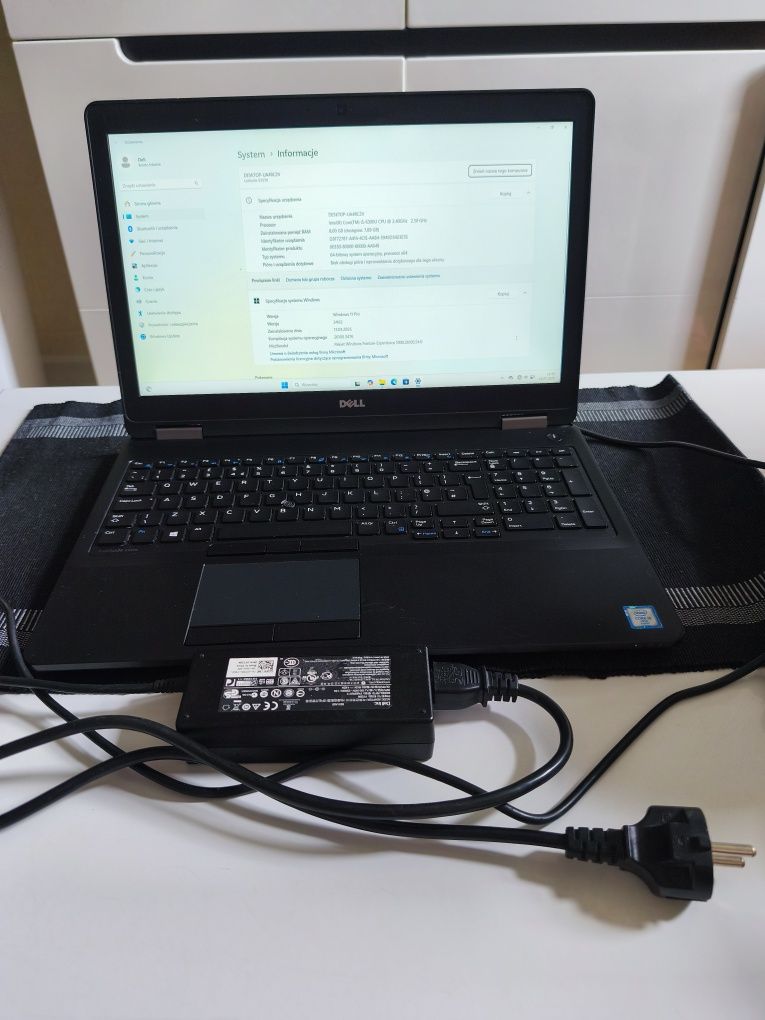 Dell Latitude E5570 | i5 • 8GB • 256GB SSD•Windows 11, Gotowy do pracy