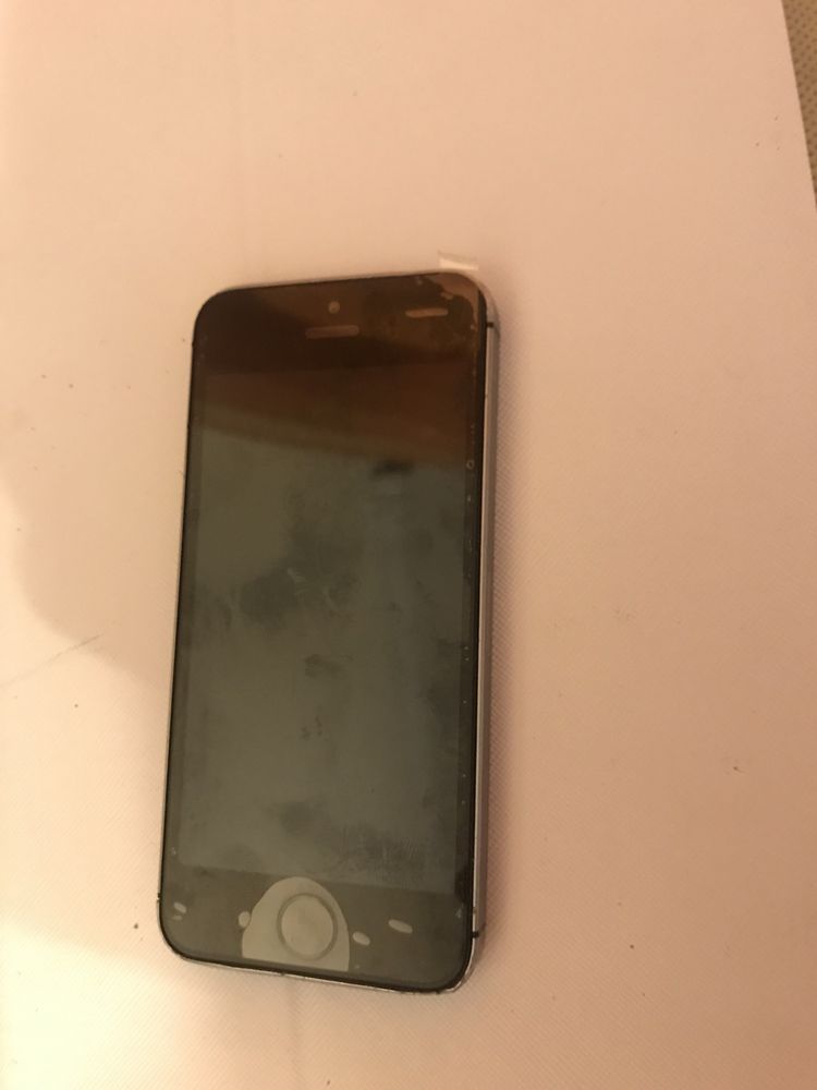 Vendo iphone SE a bom preço