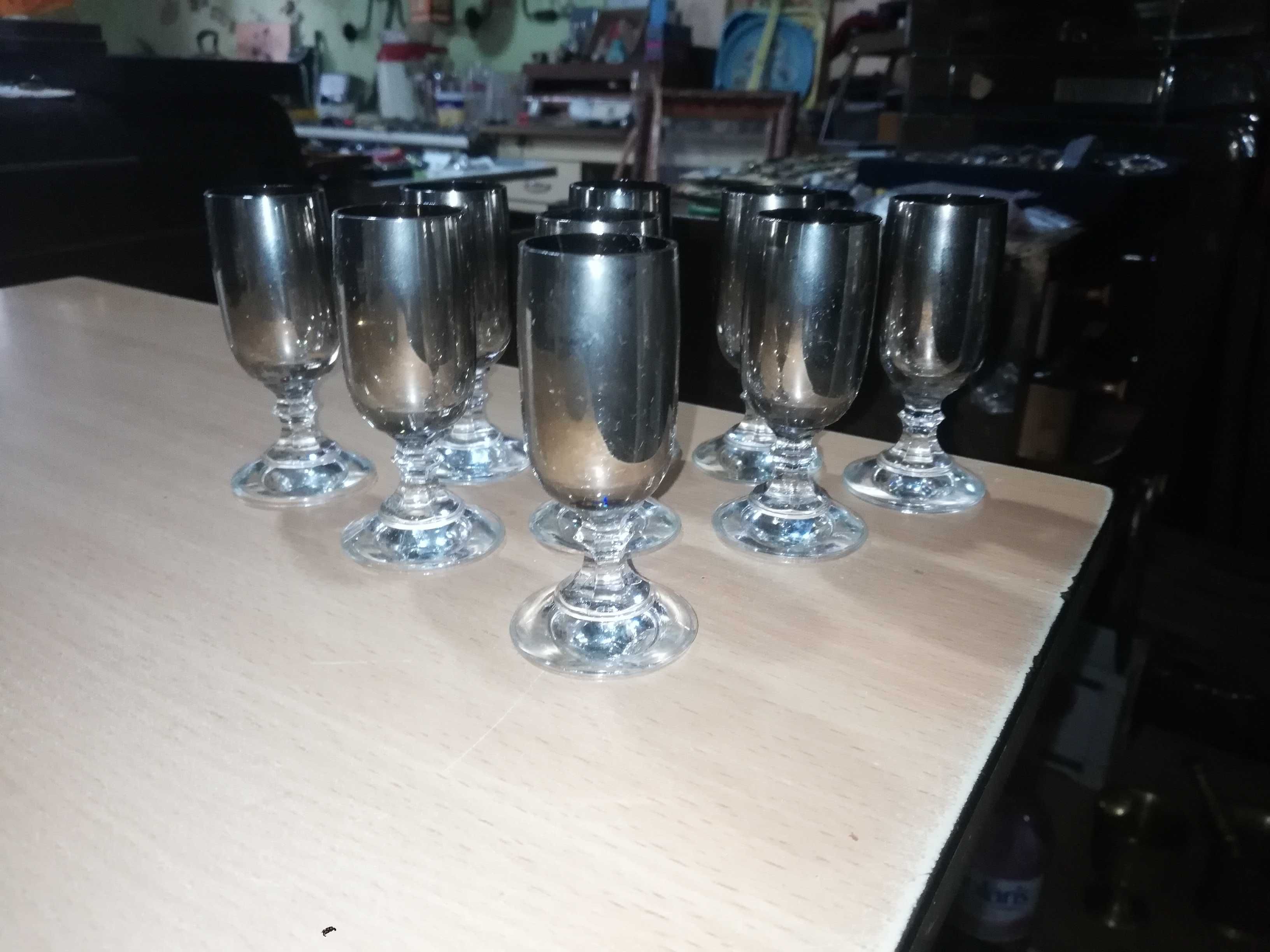 Kieliszki do alkoholu dymione         M