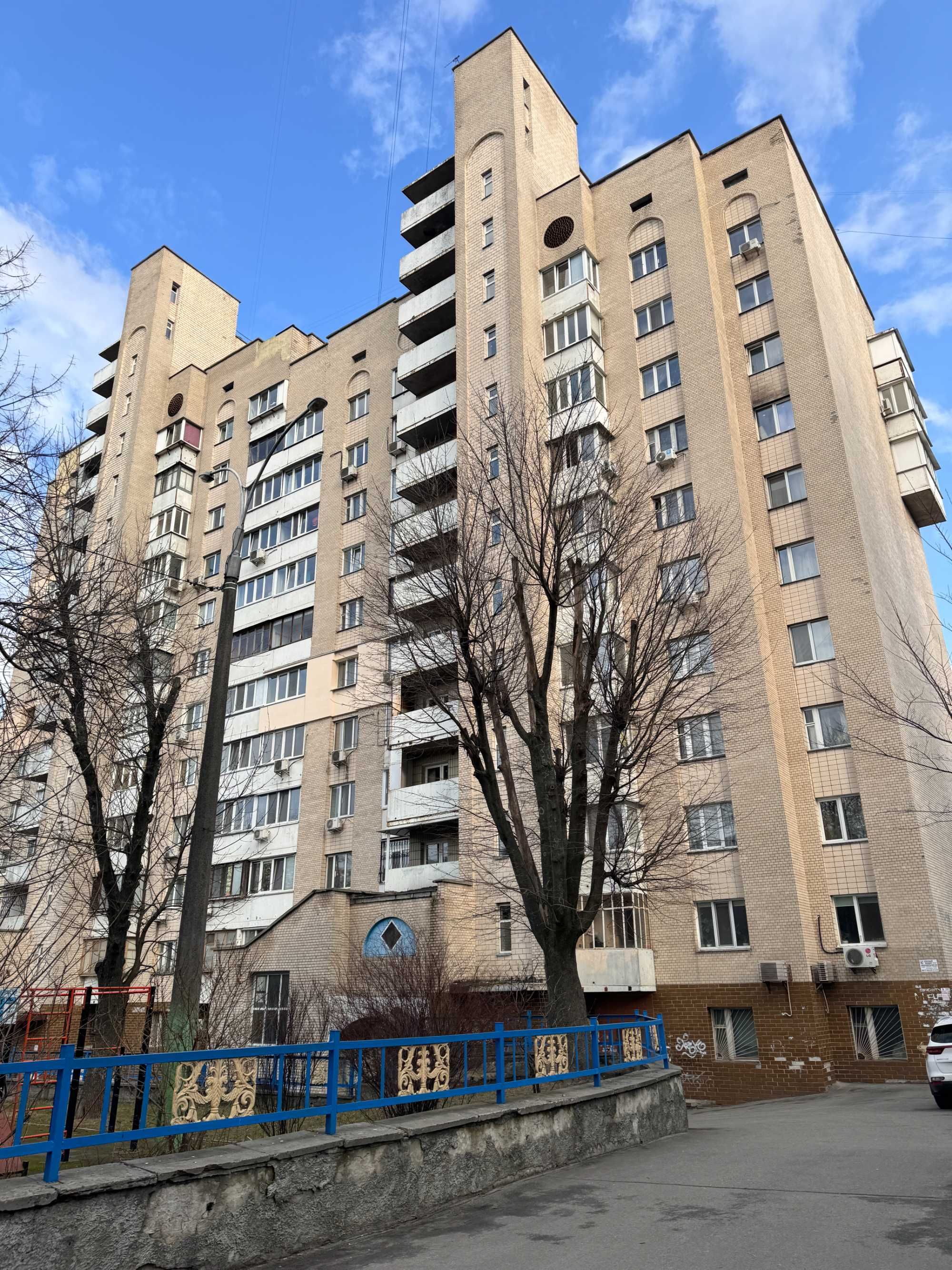 Продаж 1 кімнатної квартири на вул.Бориславська 54  р-н Вітрадний