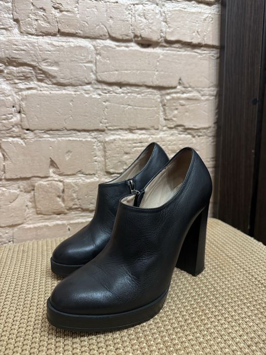 Шкіряні ботинки на каблуку