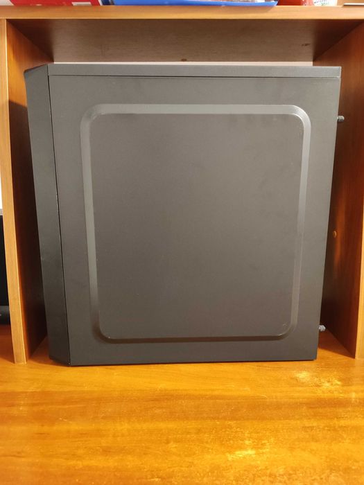 Комп'ютер стаціонарний в хорошому стані