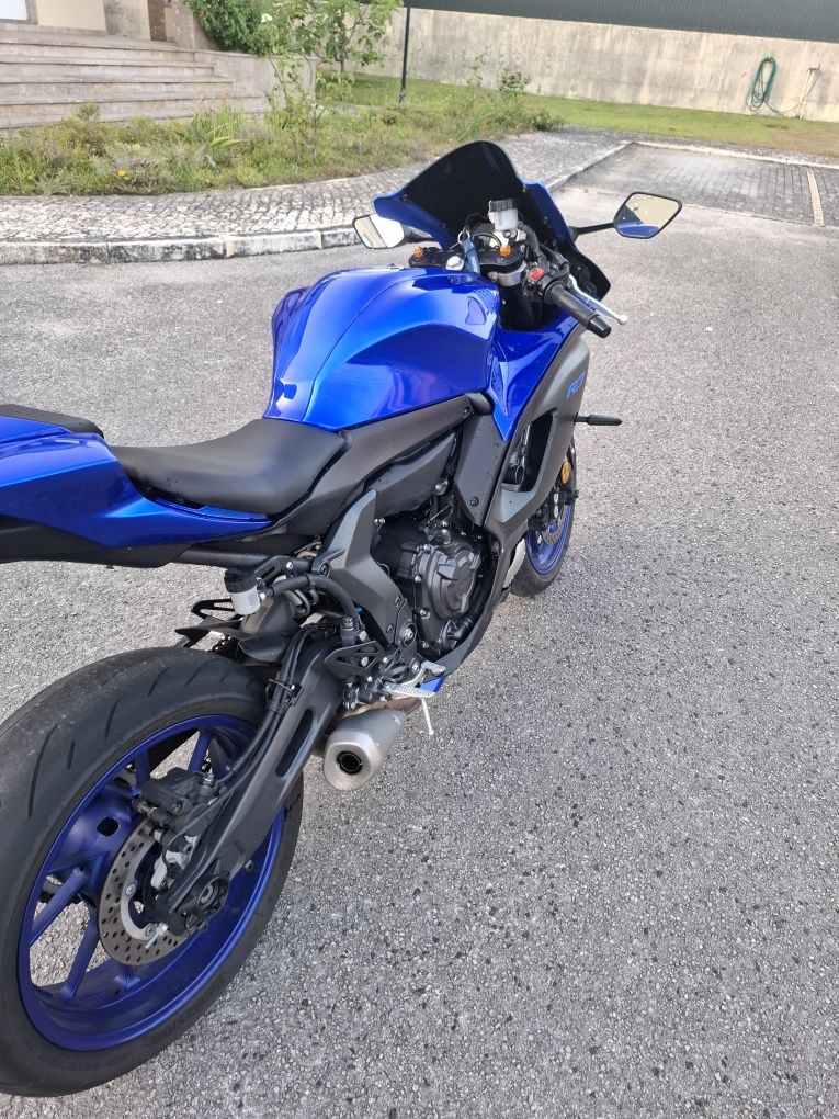 Yamaha R7 azul 2023