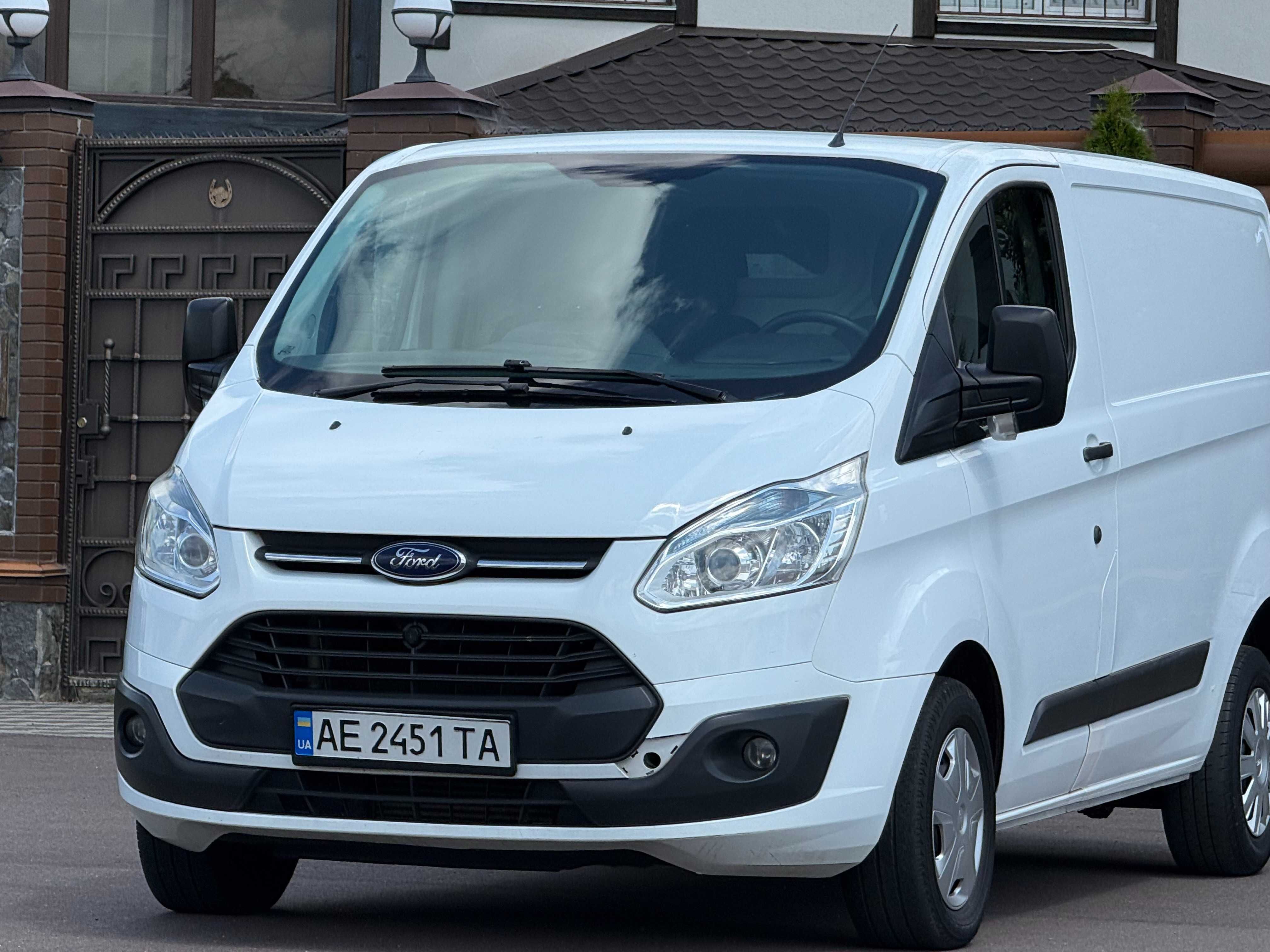 Ford Transit Custom 2016 2,2 Відмінний стан Офіційний