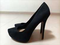 Sapatos pretos de Salto Alto marca Bershka (T. 36)