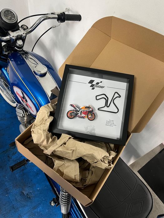 Moldura decorativa motogp