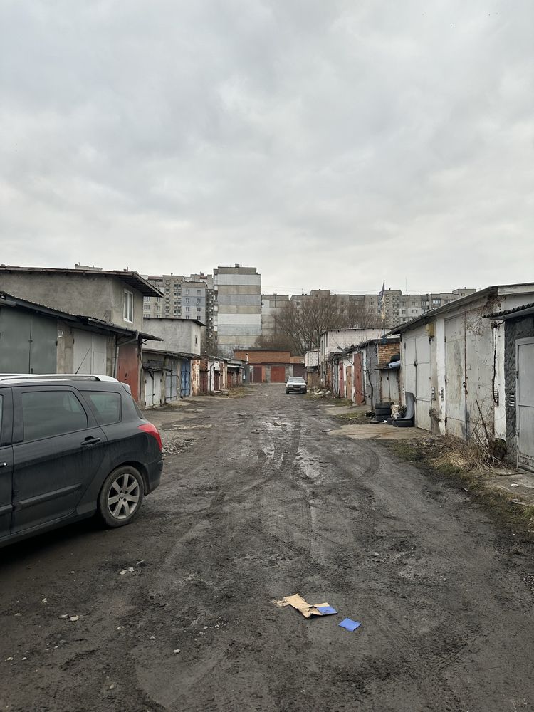 Продам гараж в центрі міста