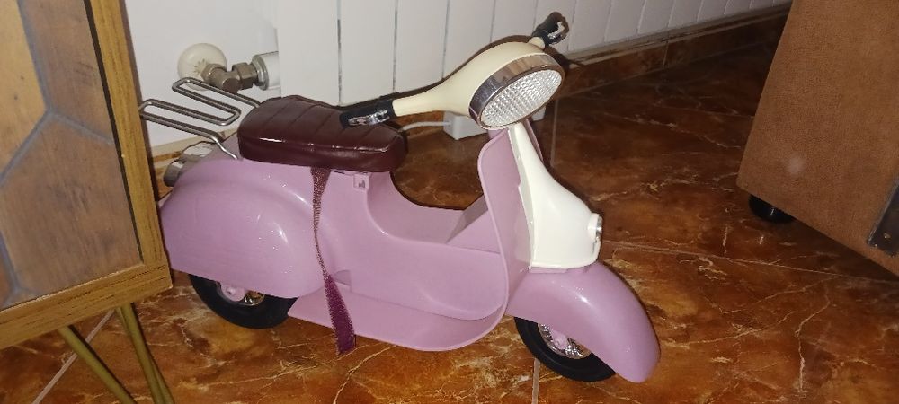 Boneca mais mota e o cavalo novos