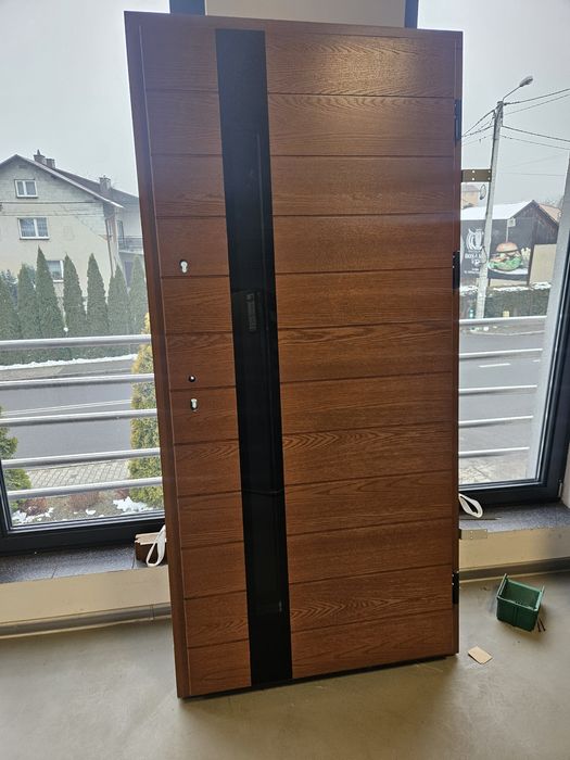 Drzwi zewnętrzne drewniane wiatrak 90 prawe.