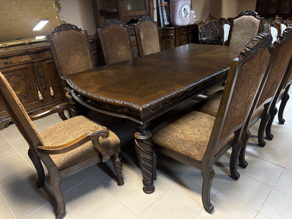 Stylowy Rozkładany Stół 8 Tronów Krzeseł Universal Furnitures stylowe
