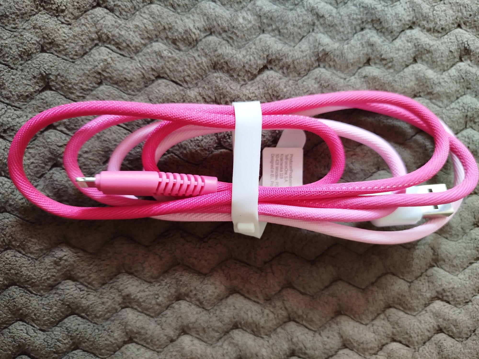 Nowy kabel USB do iPhone