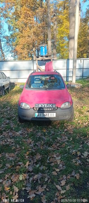 Опель корса на повному бойовому ходу