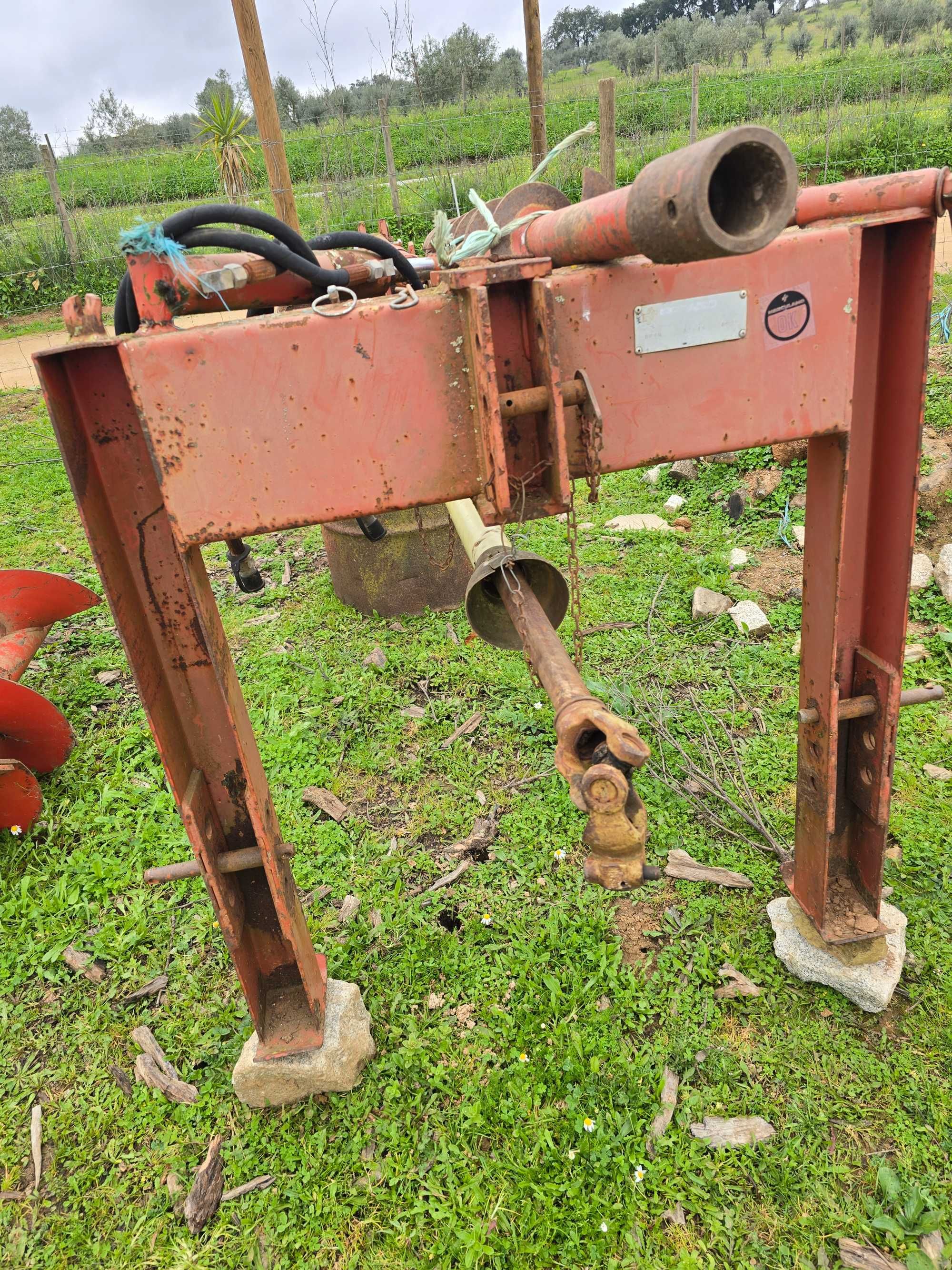 Vendo alfaias agrícolas