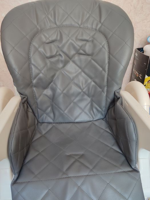 Стілець для годування Carrello