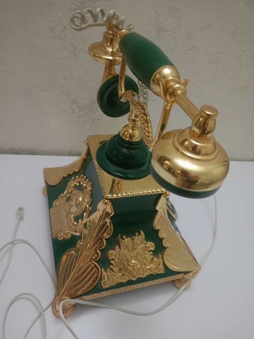 Ретро телефон антикварный