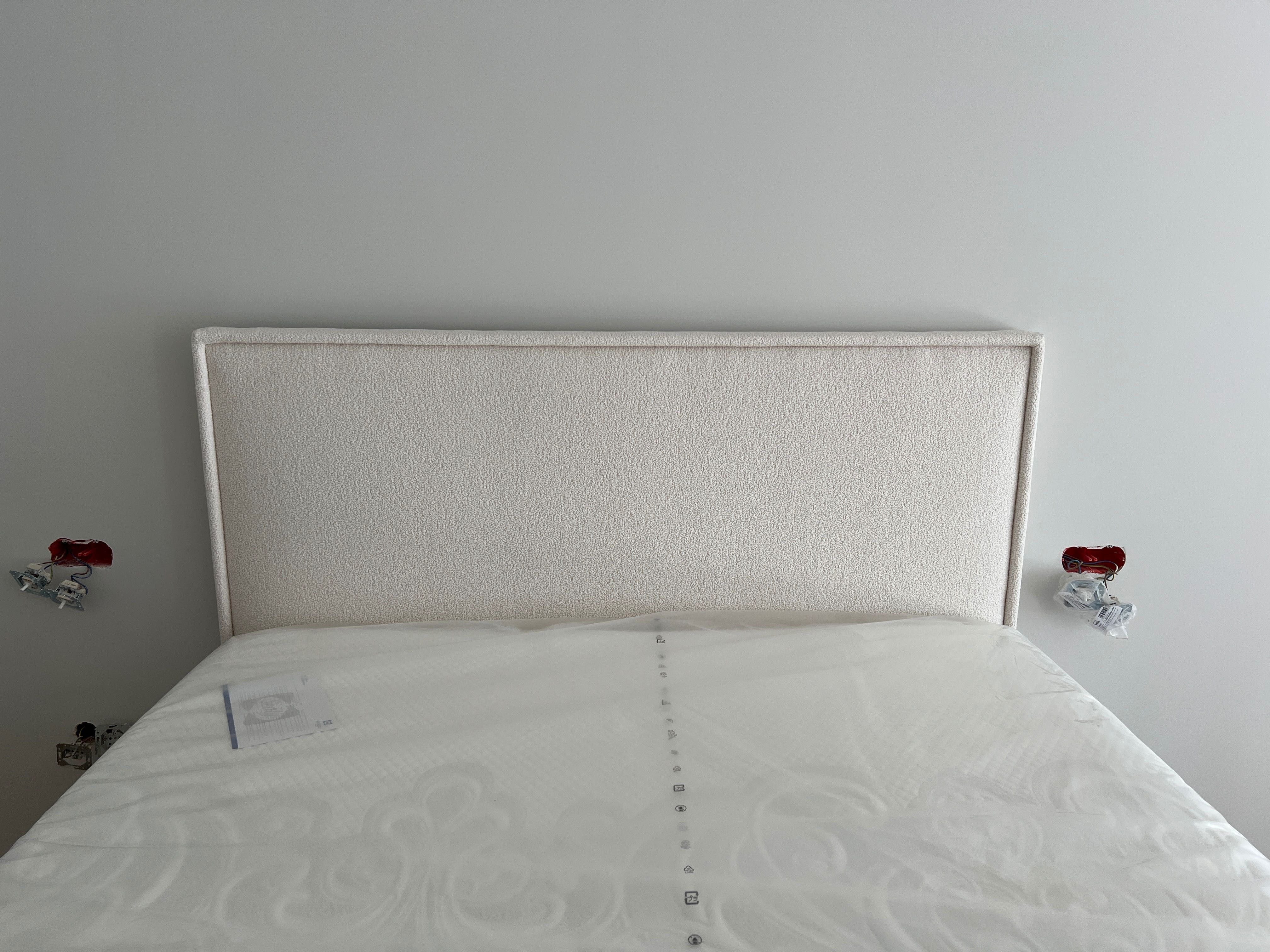 [NOWE] Łóżko kontynentalne, tapicerowane Trunk 3.0 Sealy
