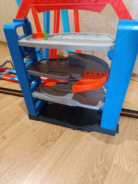 Гараж Хот вілс Hot wheels
