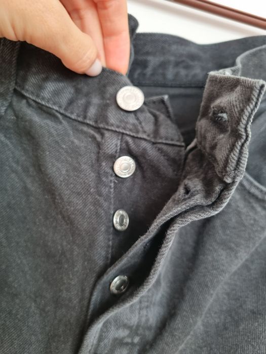 Jeansy męskie Levi's 501 - spodnie jeansowe - rozm. W 34 T 32
Sugeruję