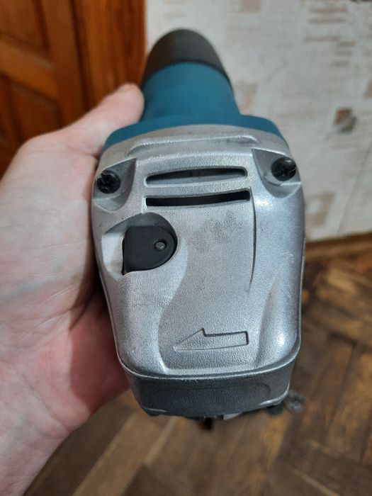 Плавний пуск,оригінал(2024)!!Болгарка Makita 9558HNR,840вт,круг 125мм