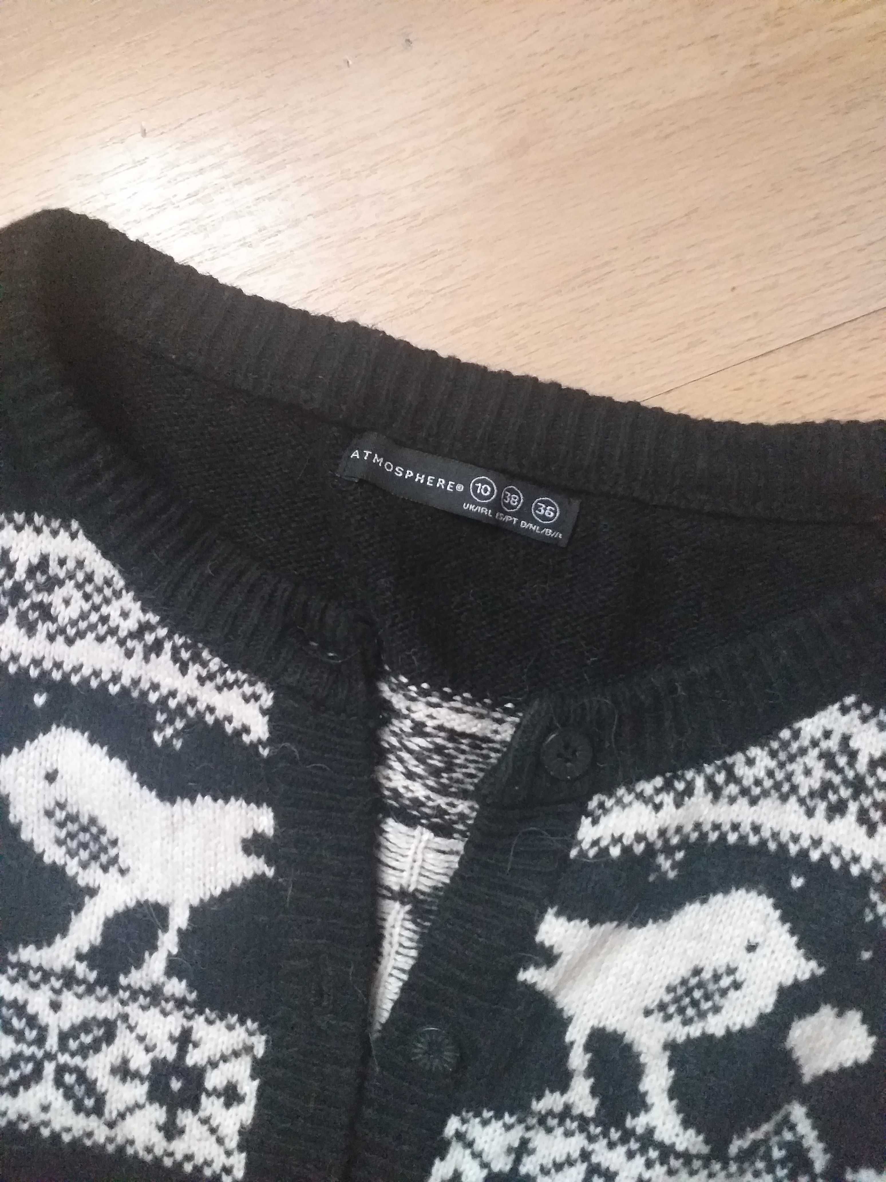 Czarny zimowy sweter na guziki Atmosphere r. 38
