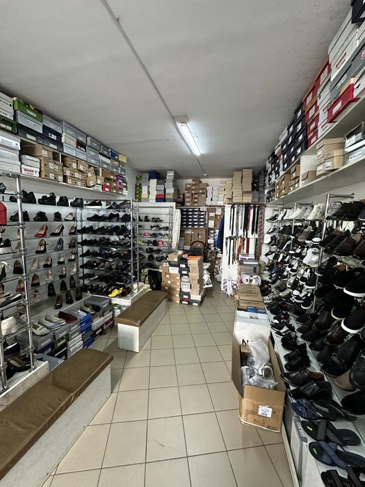 Продається готовий бізнес зі взуттям