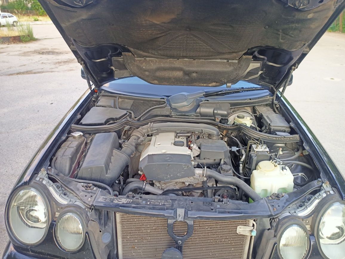 Продам Mercedes W210