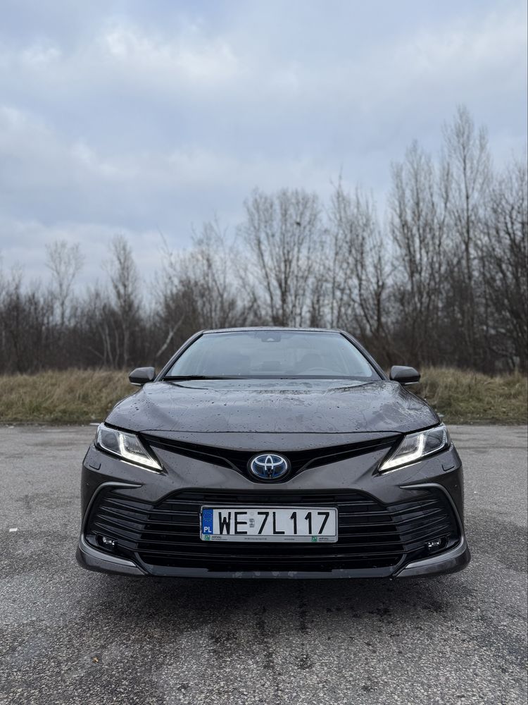 Wynajem Toyota Camry 2.5 HYBRID 2023 automat wypożyczalnia