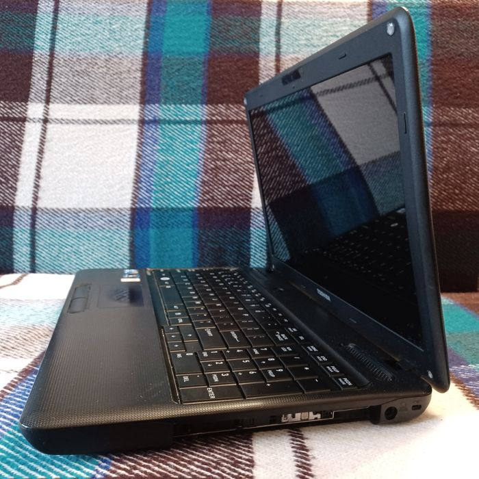 Laptop TOSHIBA C660-1M4