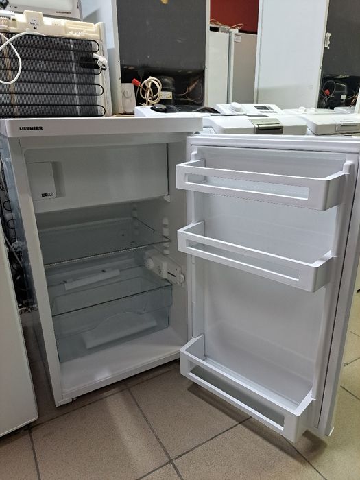 Невеличкий холодильник Liebherr kgn85 на дачу смарт квартиру з гаранті