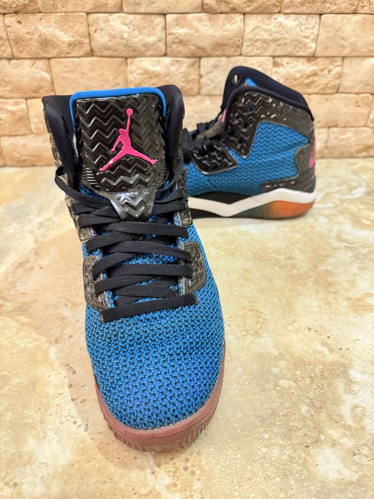 Nike Mens Air Jordan Spike Forty. Size: EU 42,5