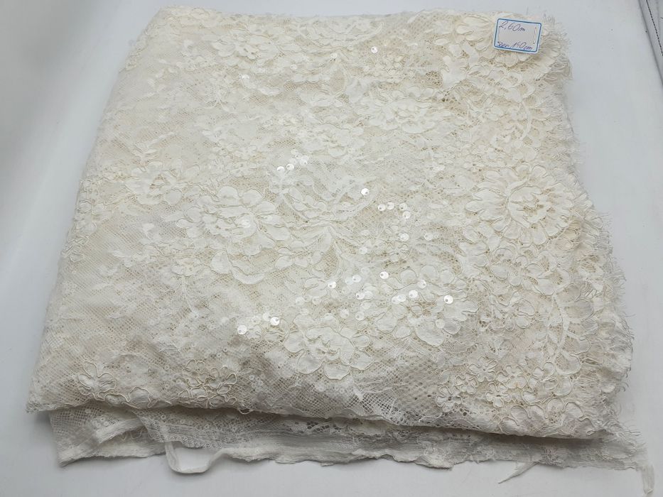 Koronka kupon 2,60 m.x 140 cm.