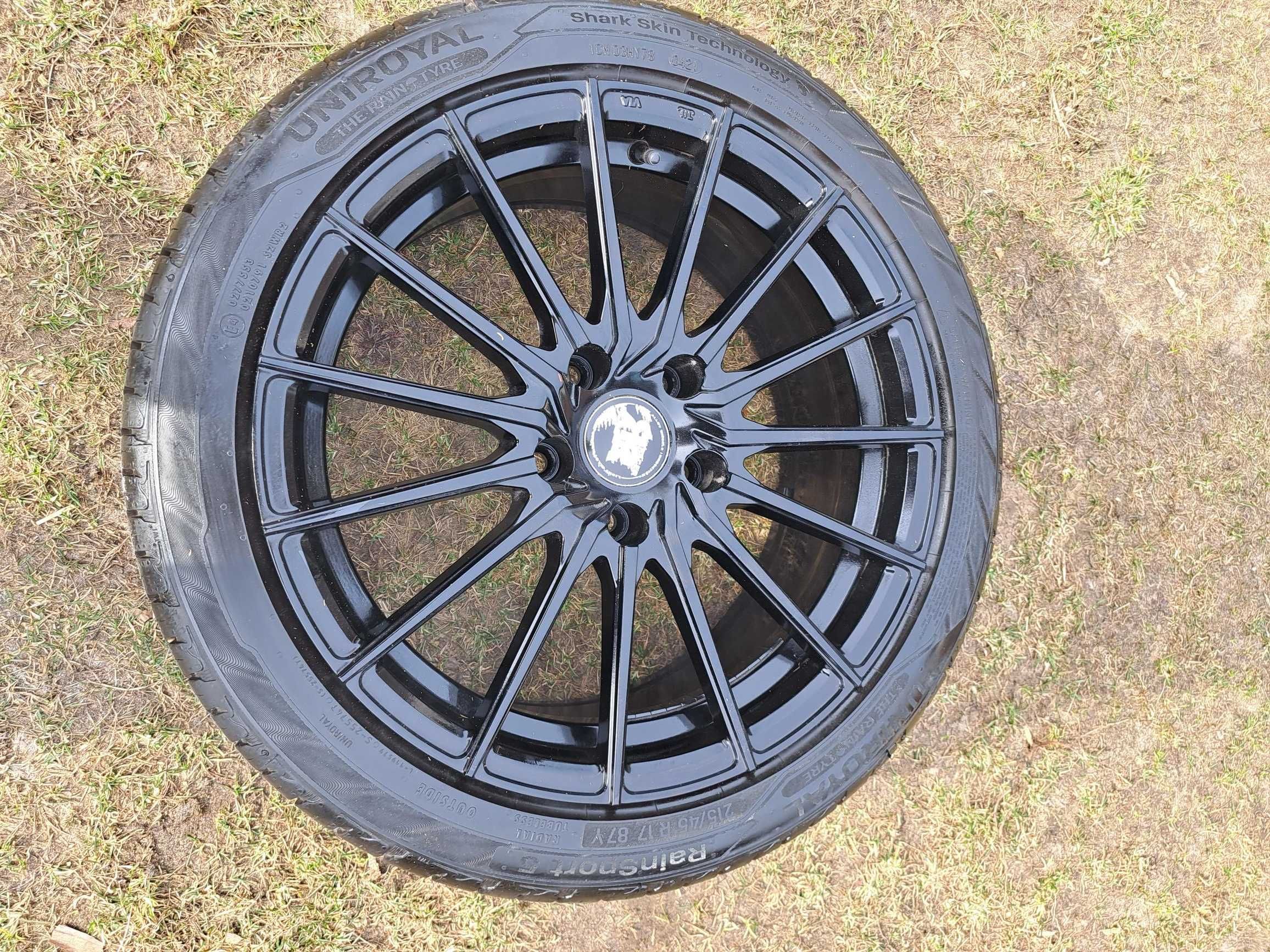 Koła, śliczne felgi z oponami, niski profil 215/45 R17 Toyota Aurius
