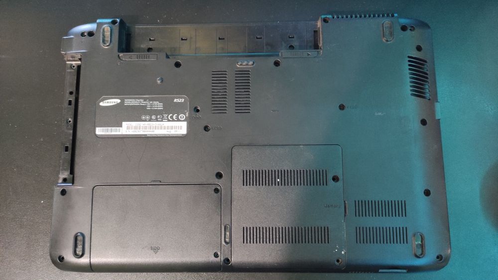Поддон для ноутбука Samsung NP-R523L