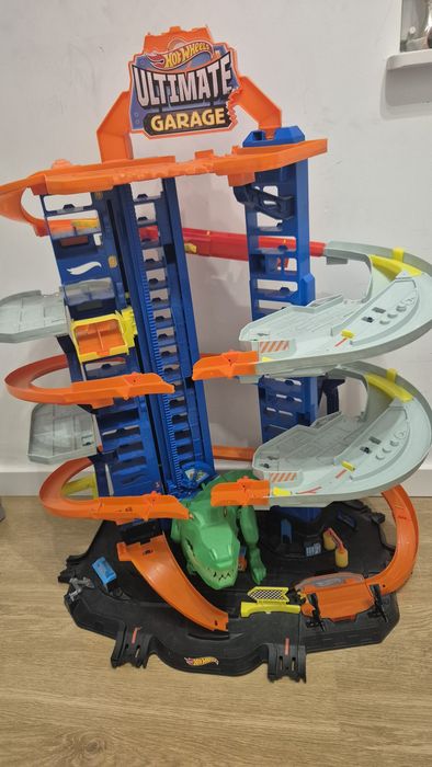 Hot wheels Ultimate Garage dinozaur