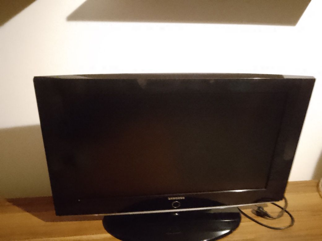 Telewizor Samsung 32 całe