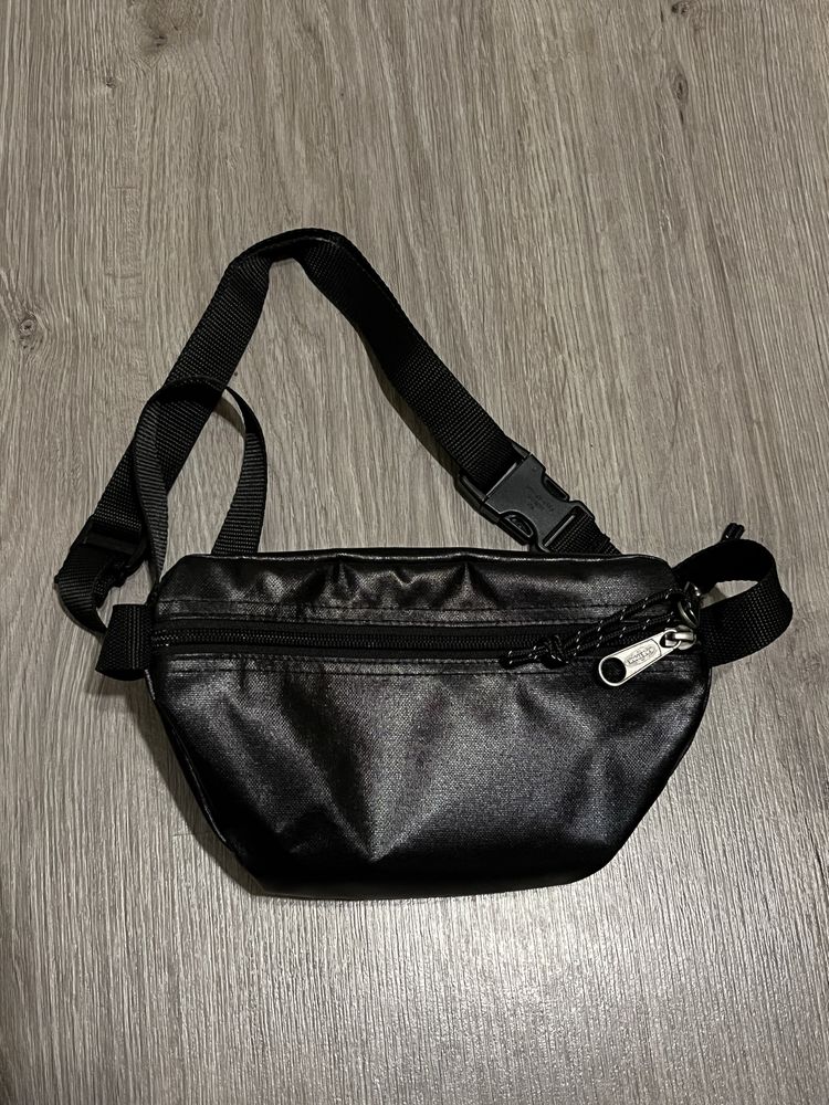 Сумка-бананка Eastpak