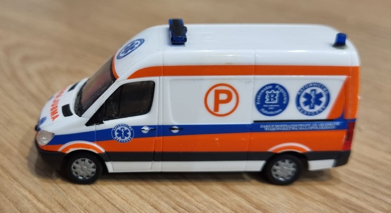 Ambulans Mercedes Sprinter 1:87