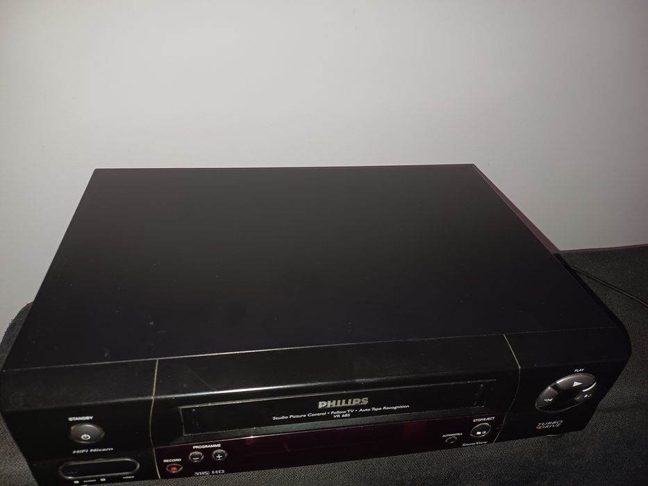 Magnetowid Philips VR685.