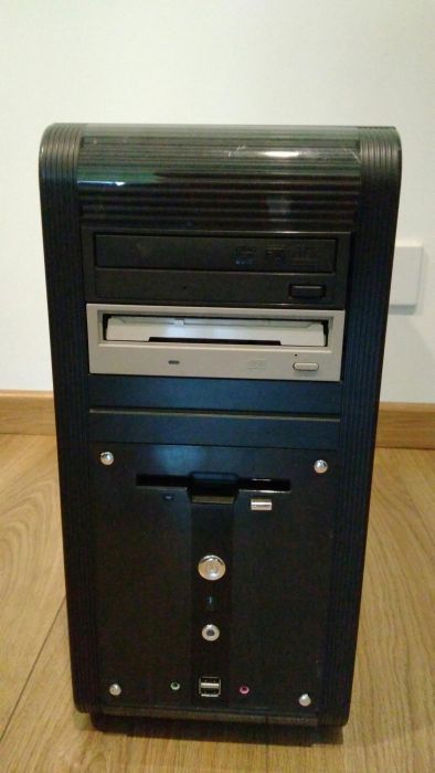 Computador fixo - Torre
