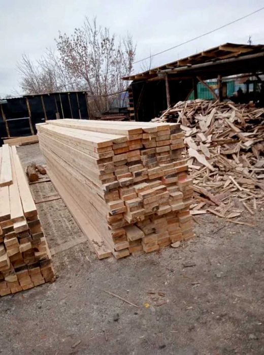 Продаж бруса стропил сосни пиломатеріалу оптом
