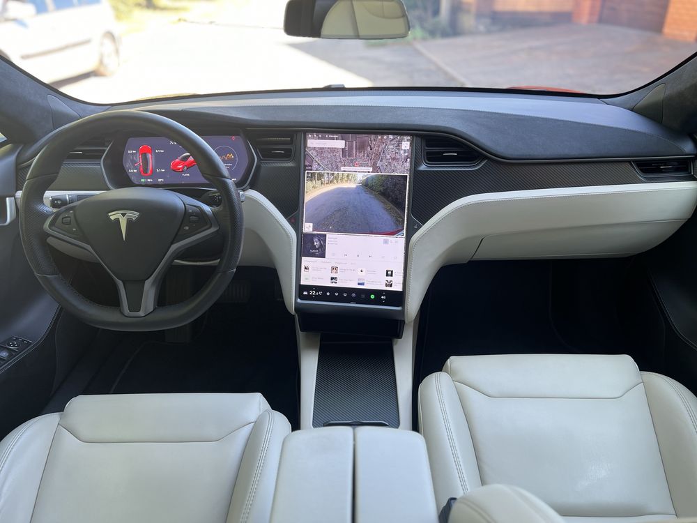 Tesla Model S 2020