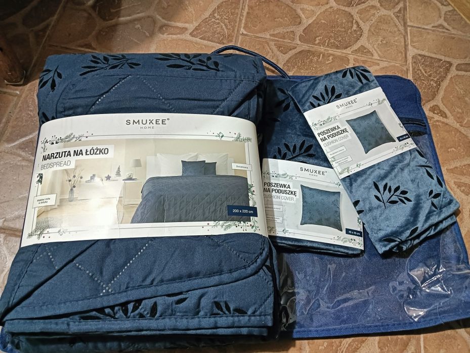 Narzuta plus poduszki